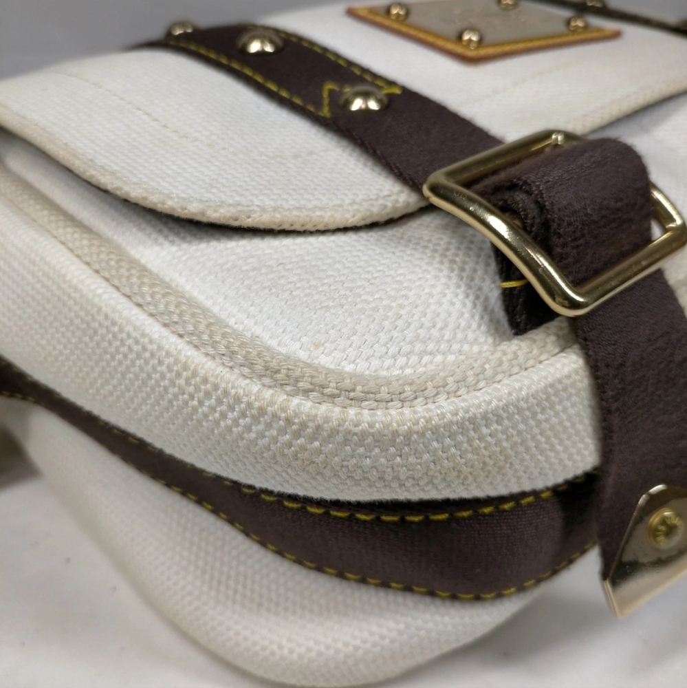 LOUIS VUITTON Antigua Besace PM
Messenger White - Picture 7 of 15